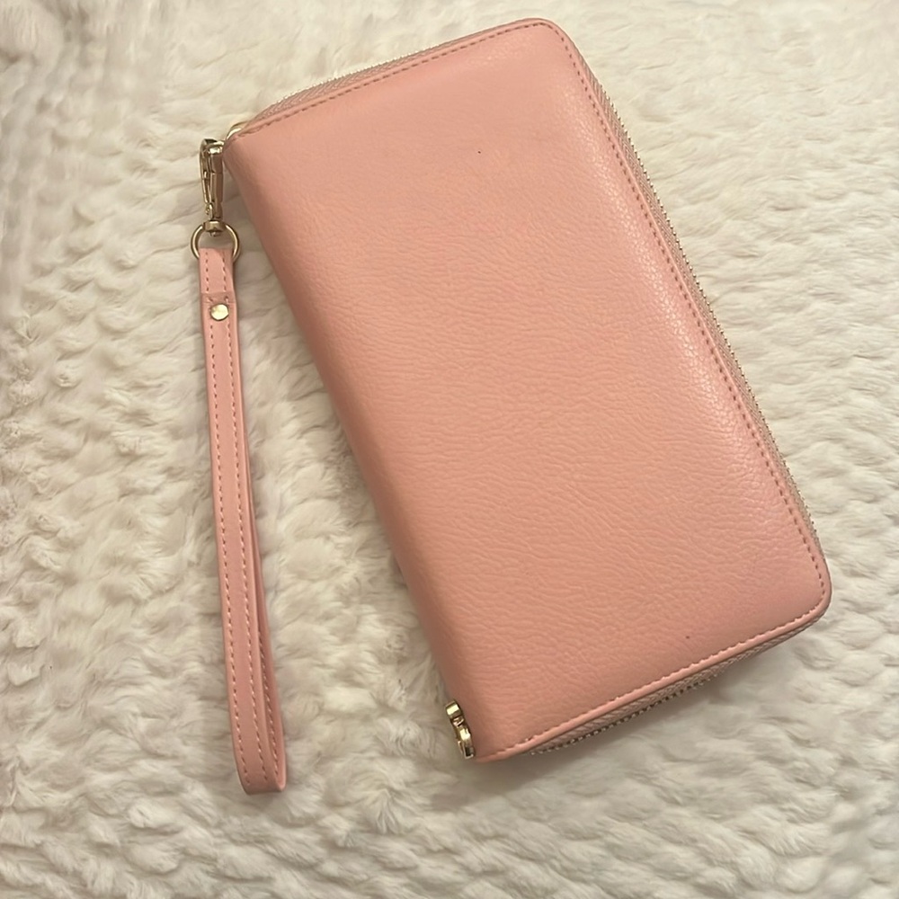 ✨🩷 CHELMON RFID Blocking Light Pink Zip Wallet with Strap 🩷✨